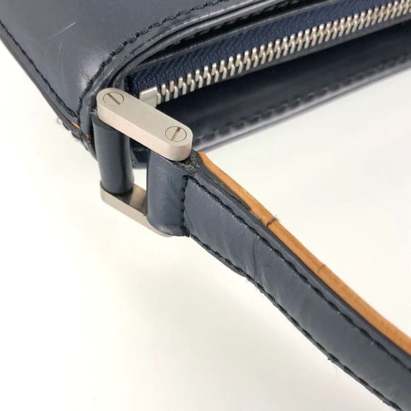 Louis Vuitton Mat Alston Monogram Leather Shoulder Bag Black - Picture 12 of 16